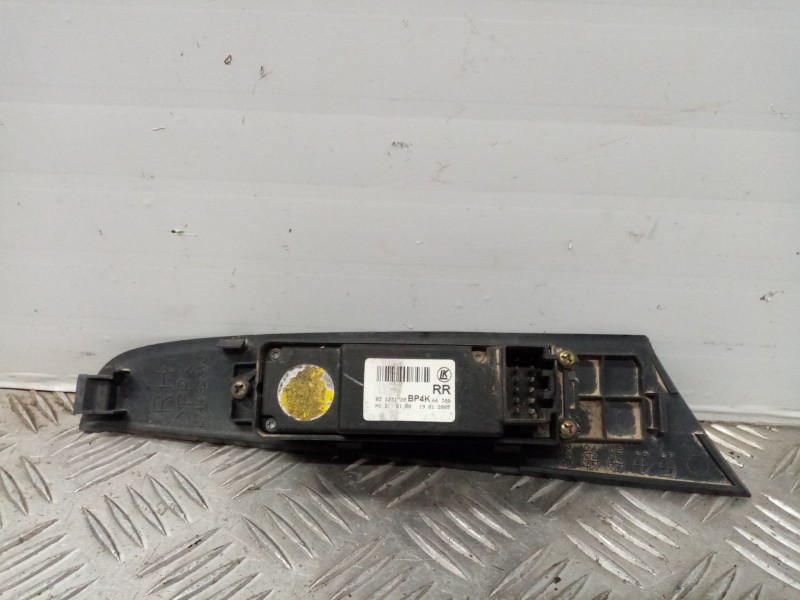 Recambio de mando elevalunas trasero derecho para mazda 3 berlina (bk) referencia OEM IAM 03123120   Recambio de mando elevalunas trasero derecho para mazda 3 berlina (bk) referencia OEM IAM 03123120