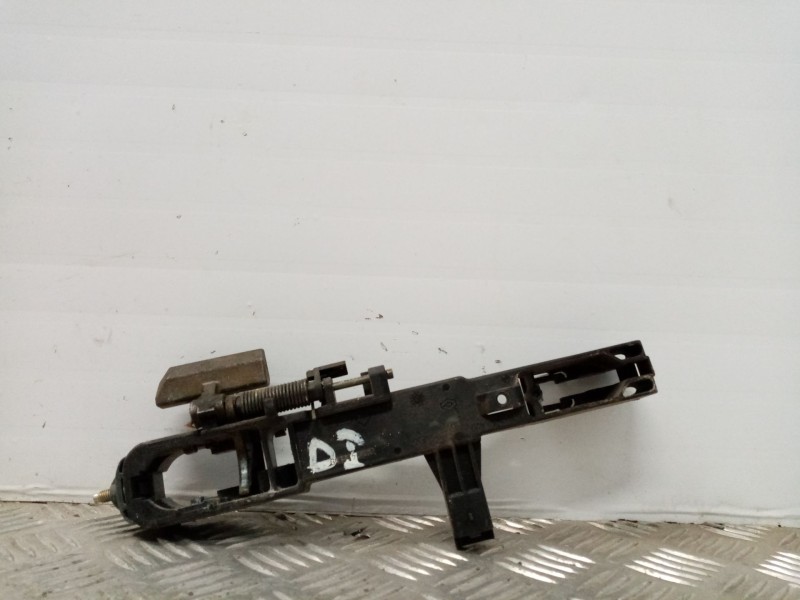 Recambio de soporte maneta exterior delantera izquierda para renault laguna ii (bg0) expression referencia OEM IAM 8200452519   Recambio de soporte maneta exterior delantera izquierda para renault laguna ii (bg0) expression referencia OEM IAM 8200452519