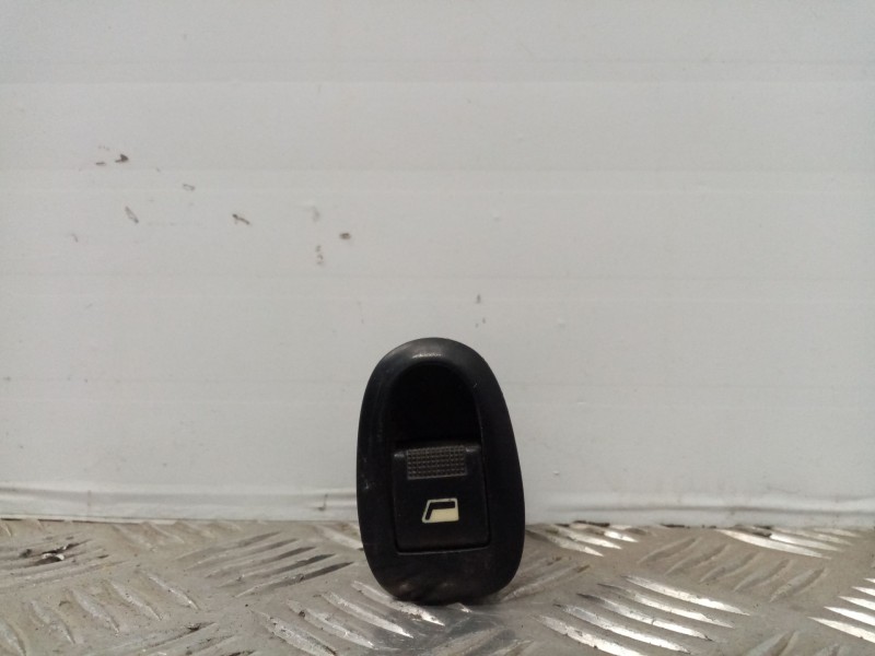Recambio de mando elevalunas trasero izquierdo para peugeot 406 berlina (s1/s2) 2.0 hdi referencia OEM IAM   