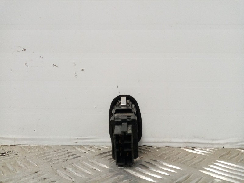 Recambio de mando elevalunas trasero izquierdo para peugeot 406 berlina (s1/s2) 2.0 hdi referencia OEM IAM   