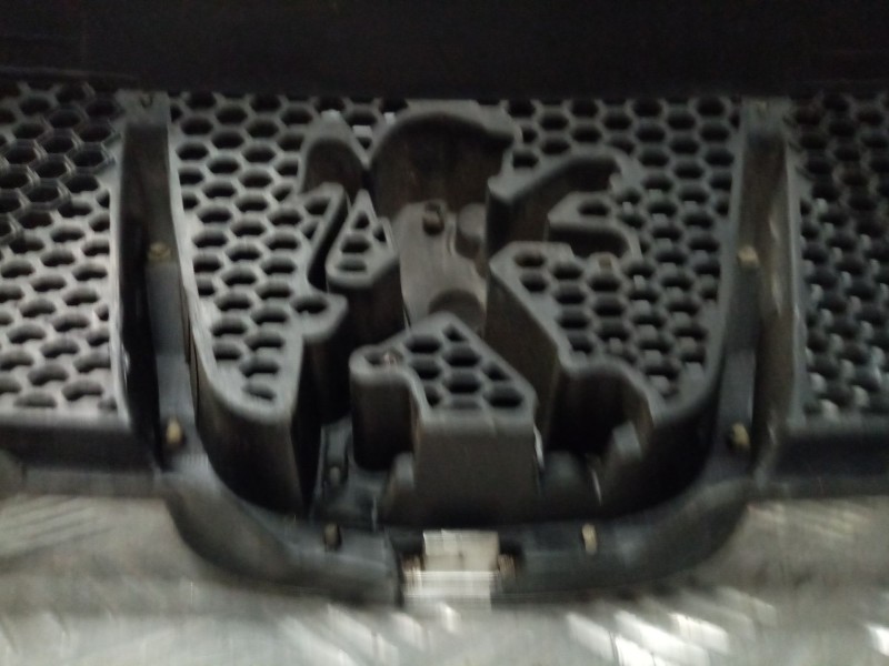 Recambio de rejilla delantera para peugeot 406 berlina (s1/s2) 2.0 hdi referencia OEM IAM 9631250277  