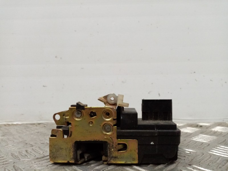 Recambio de cerradura puerta delantera derecha para citroen berlingo 1.9 diesel referencia OEM IAM   