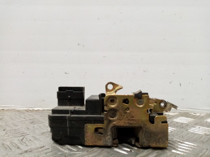 Recambio de cerradura puerta delantera izquierda para citroen berlingo 1.9 diesel referencia OEM IAM   