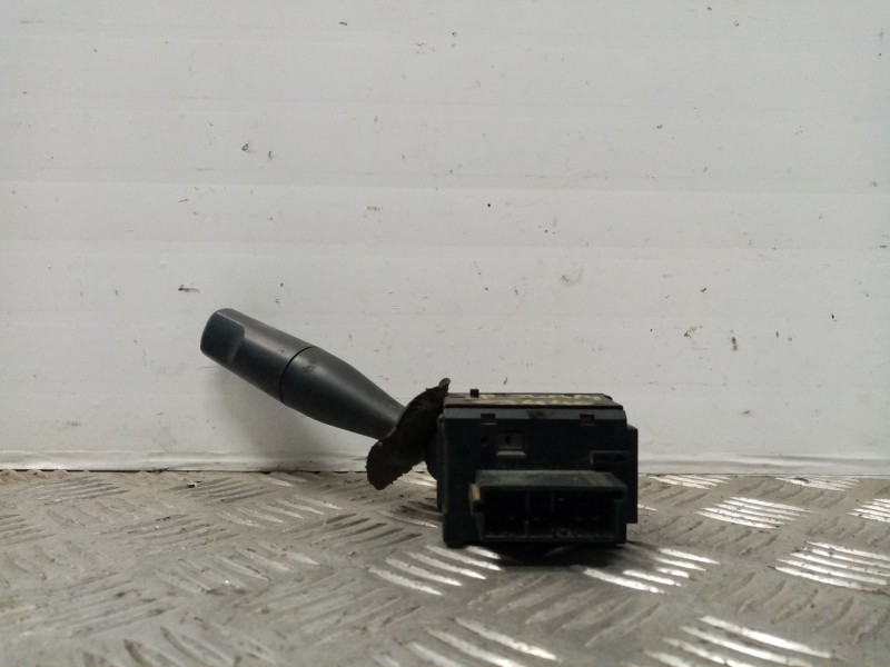 Recambio de mando limpia para peugeot expert kombi confort acristaldo (5 asientos) referencia OEM IAM 96049596ZL  