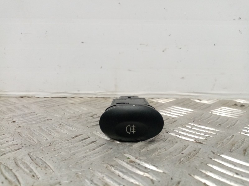 Recambio de pulsador antinieblas para daewoo matiz 0.8 cat referencia OEM IAM 864W0140  