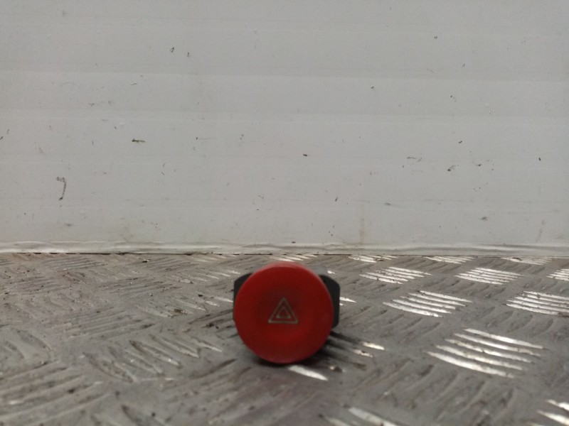 Recambio de warning para daewoo kalos 1.4 se referencia OEM IAM 864W0140   Recambio de warning para daewoo kalos 1.4 se referencia OEM IAM 864W0140