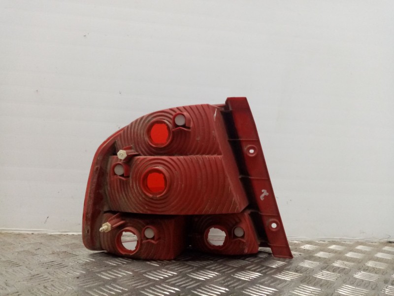 Recambio de piloto trasero derecho para daewoo kalos 1.4 se referencia OEM IAM   