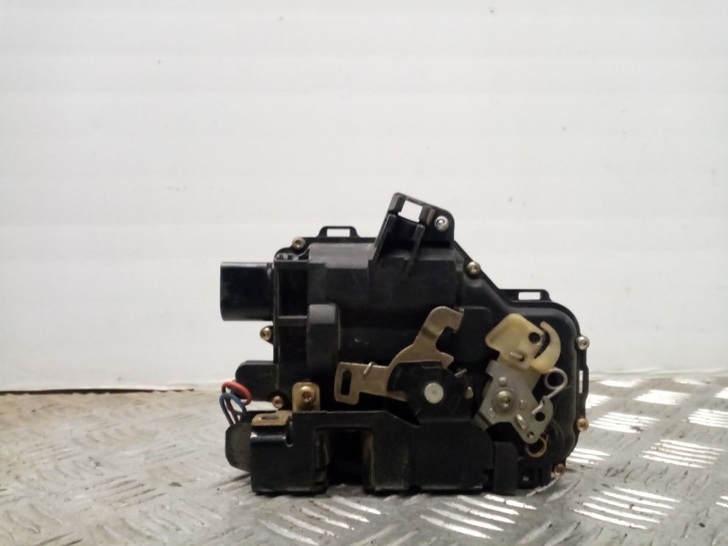 Recambio de cerradura puerta delantera derecha para seat toledo (1m2) signo referencia OEM IAM 3B1837016A  