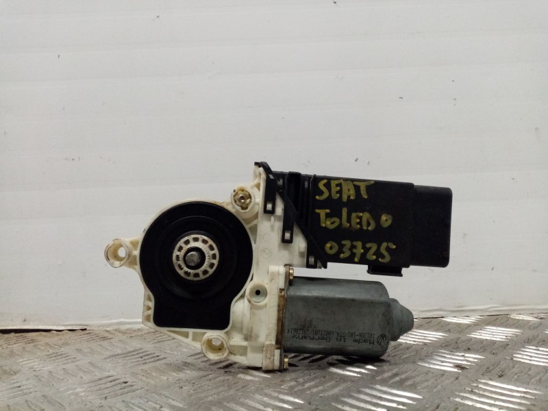 Recambio de motor elevalunas delantero derecho para seat toledo (1m2) signo referencia OEM IAM F005S00052 9776101436203 