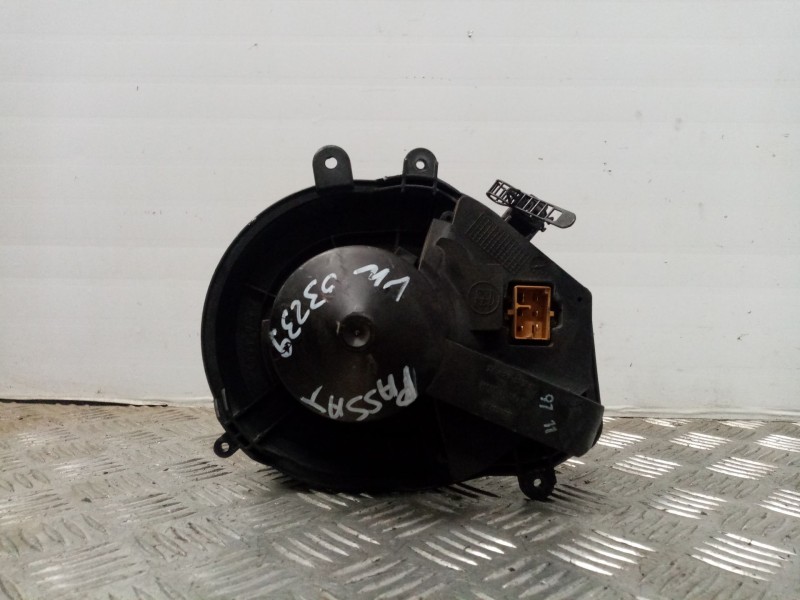 Recambio de ventilador calefaccion para volkswagen passat berlina (3b2) comfortline referencia OEM IAM 8D1820021 740221233F 