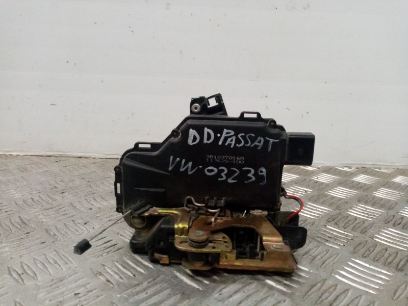Recambio de cerradura puerta delantera derecha para volkswagen passat berlina (3b2) comfortline referencia OEM IAM 3B1837016A  