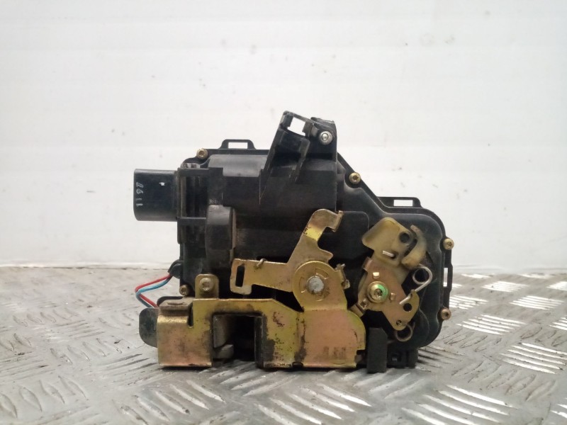 Recambio de cerradura puerta delantera derecha para volkswagen passat berlina (3b2) comfortline referencia OEM IAM 3B1837016A  