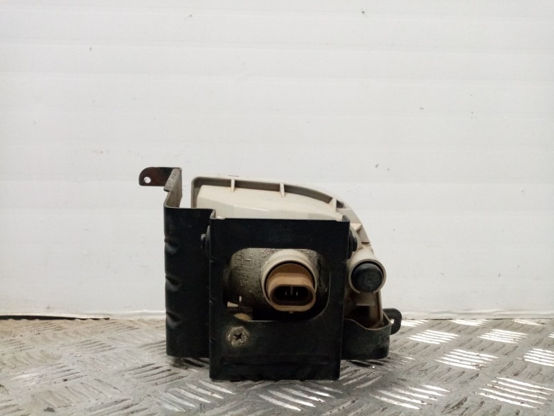 Recambio de faro antiniebla derecho para chevrolet nubira berlina 1.6 cat referencia OEM IAM   