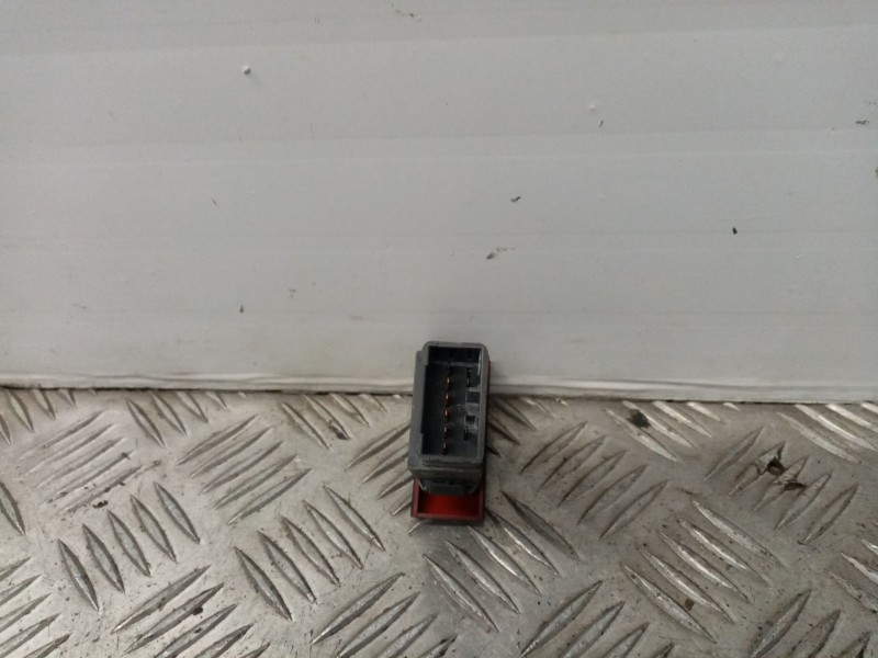 Recambio de warning para chevrolet nubira berlina 1.6 cat referencia OEM IAM 864W0140  