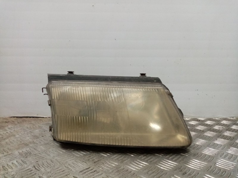 Recambio de faro derecho para volkswagen passat berlina (3b2) comfortline referencia OEM IAM 3B0941018K  