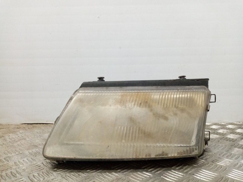 Recambio de faro izquierdo para volkswagen passat berlina (3b2) comfortline referencia OEM IAM 3B0941017K  