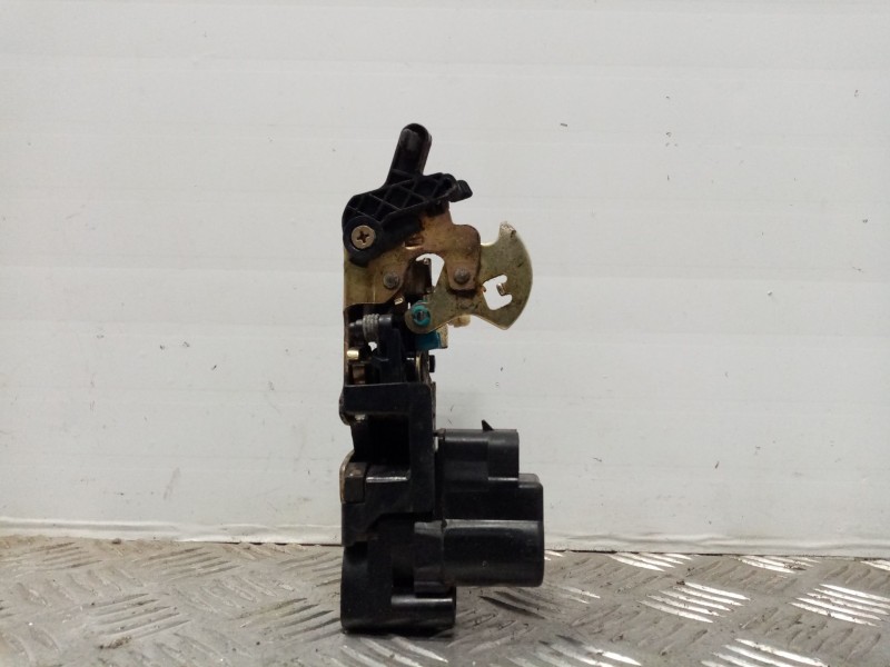 Recambio de cerradura puerta trasera derecha para chevrolet nubira berlina 1.6 cat referencia OEM IAM   