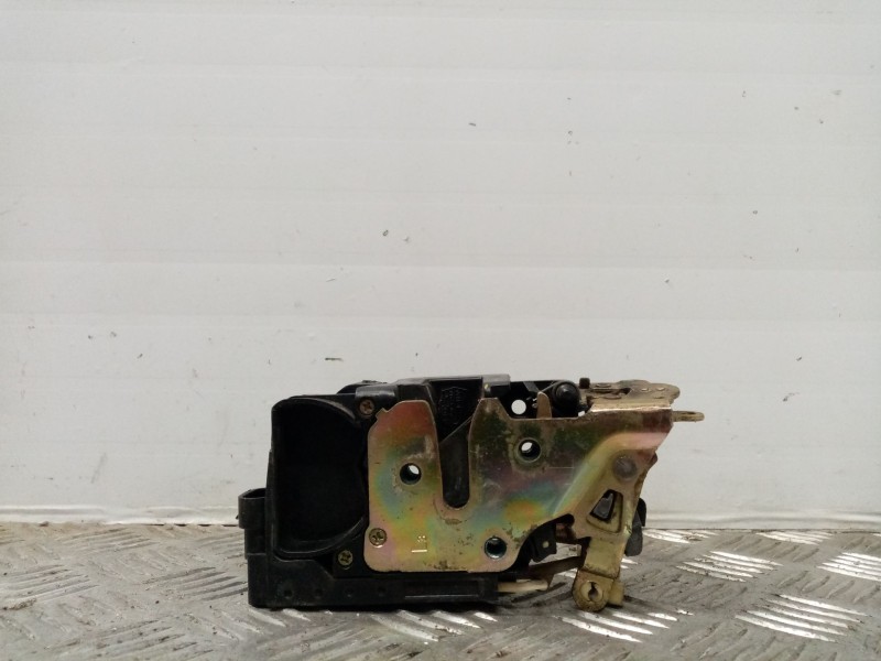 Recambio de cerradura puerta delantera izquierda para chevrolet nubira berlina 1.6 cat referencia OEM IAM 96272641  