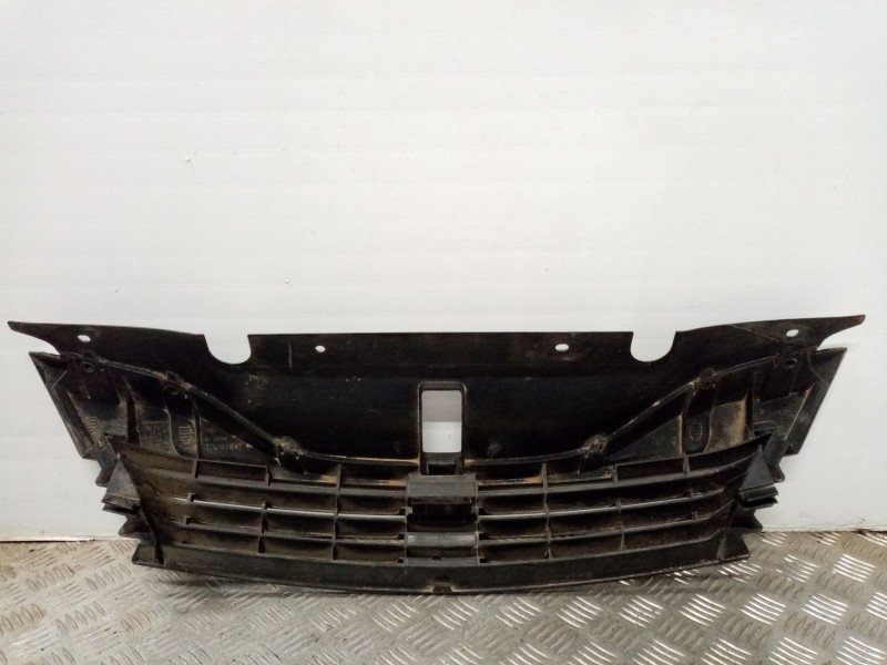 Recambio de rejilla delantera para renault laguna ii (bg0) authentique referencia OEM IAM 8200390126  