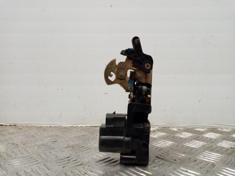 Recambio de cerradura puerta trasera izquierda para chevrolet nubira berlina 1.6 cat referencia OEM IAM   