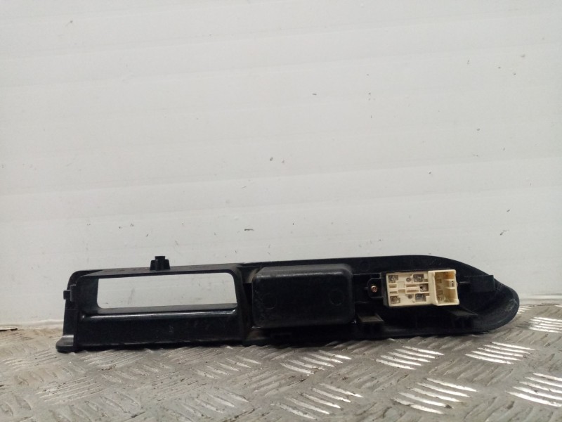 Recambio de mando elevalunas delantero derecho para kia rio referencia OEM IAM 93578-2D000  