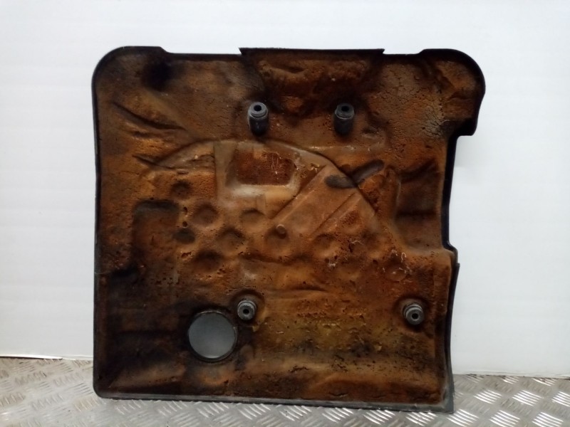 Recambio de tapa motor para chevrolet nubira berlina 1.6 cat referencia OEM IAM   