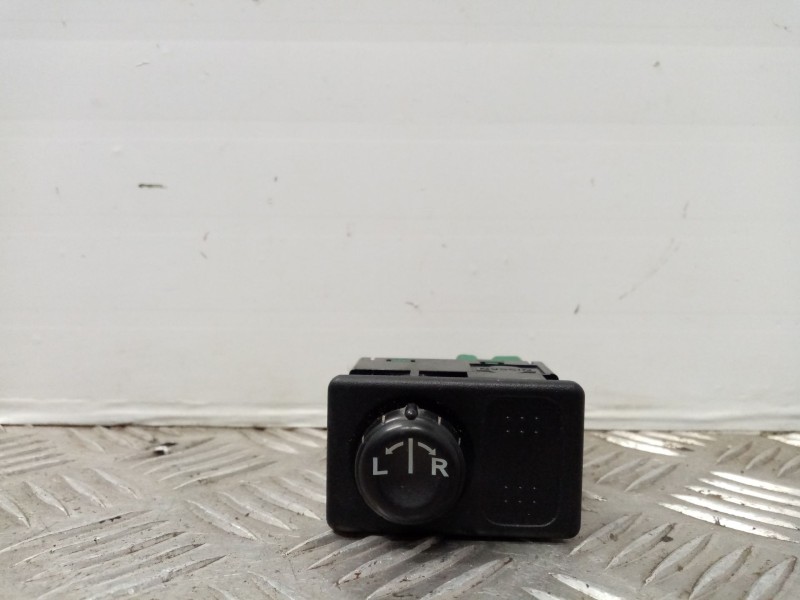 Recambio de mando retrovisor para nissan primera berlina (p12) referencia OEM IAM   