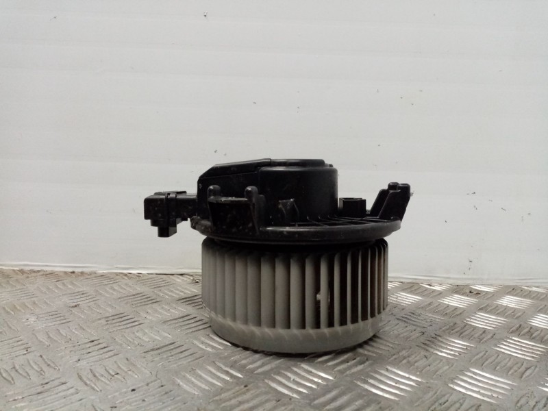 Recambio de ventilador calefaccion para toyota auris referencia OEM IAM AV272700-5151  