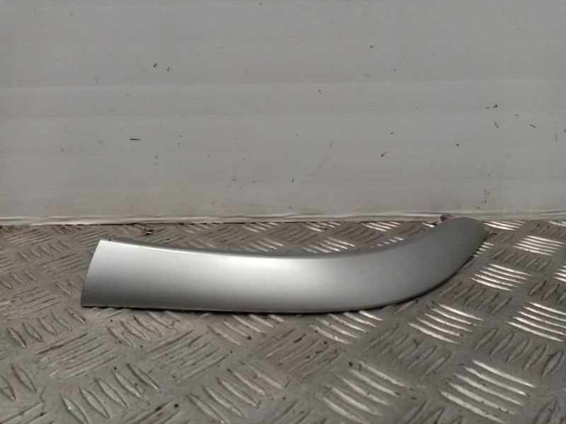 Recambio de moldura para toyota auris referencia OEM IAM   