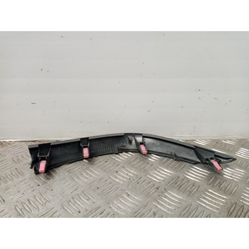 Recambio de moldura para toyota auris referencia OEM IAM   