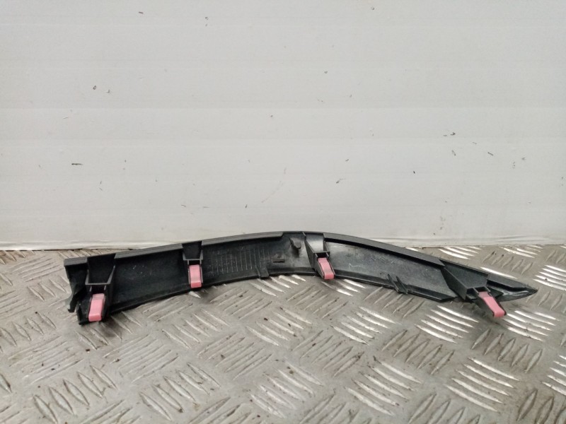 Recambio de moldura para toyota auris referencia OEM IAM   