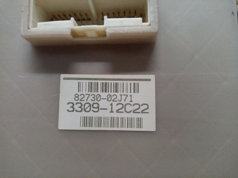 Recambio de caja reles / fusibles para toyota auris referencia OEM IAM 330912C22 8273002J71 