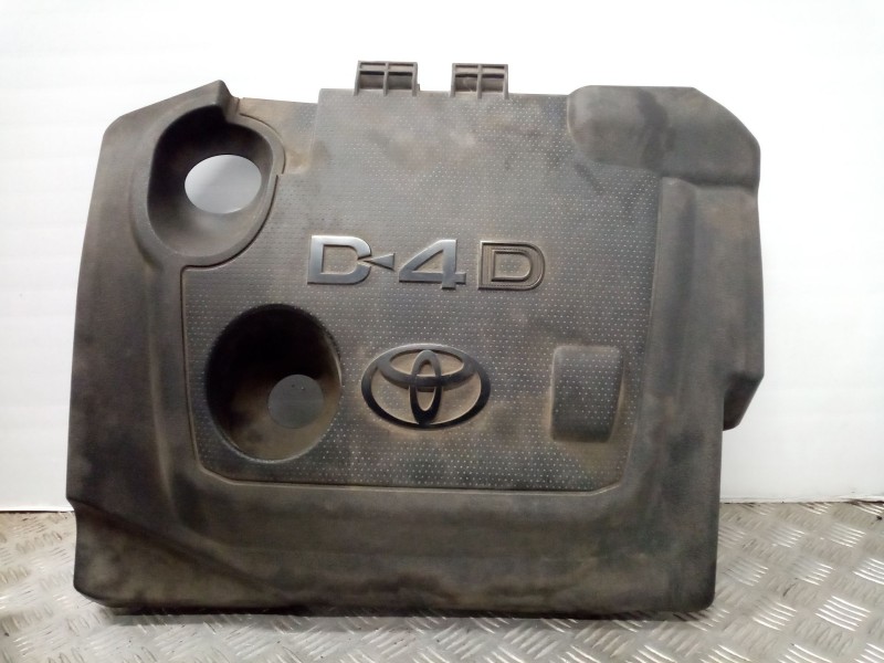 Recambio de tapa motor para toyota auris referencia OEM IAM   