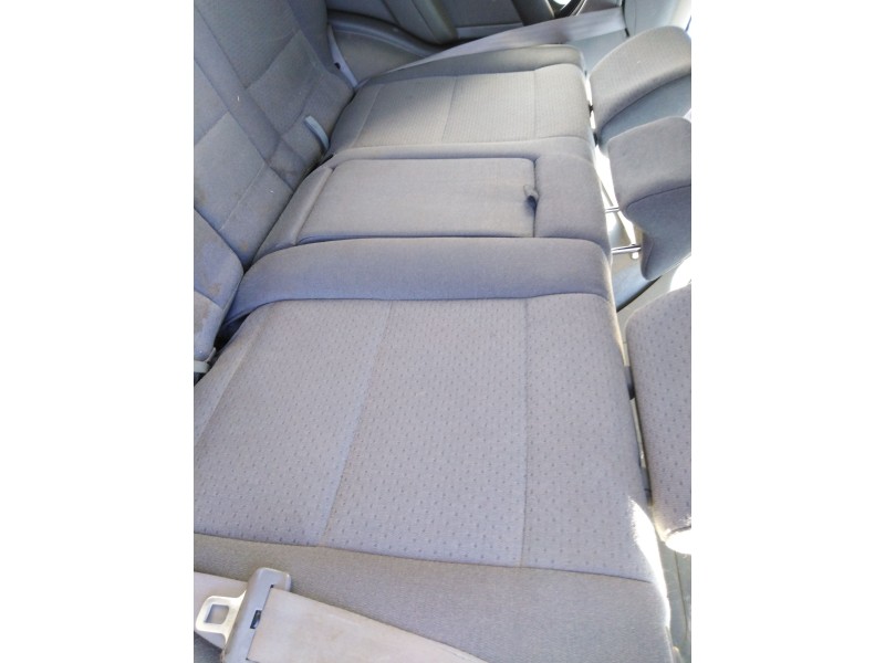 Recambio de asientos traseros para kia sorento 2.5 crdi cat referencia OEM IAM   