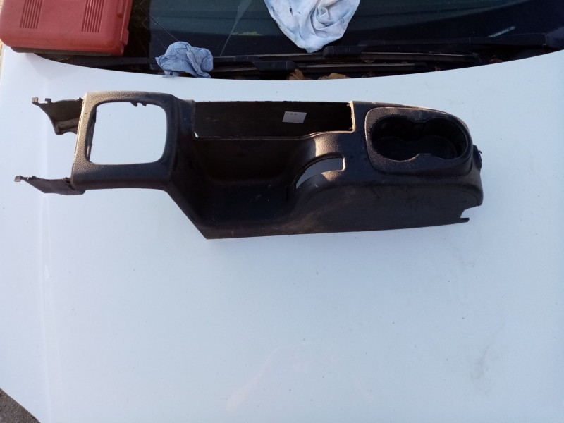 Recambio de mascara central de salpicadero para mercedes vaneo (w414) furgoneta compacta referencia OEM IAM A4146800507  