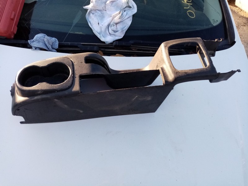 Recambio de mascara central de salpicadero para mercedes vaneo (w414) furgoneta compacta referencia OEM IAM A4146800507  