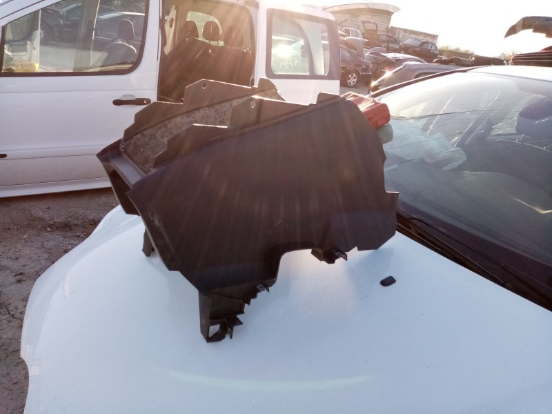 Recambio de mascara central de salpicadero para mercedes vaneo (w414) furgoneta compacta referencia OEM IAM 4146890173  