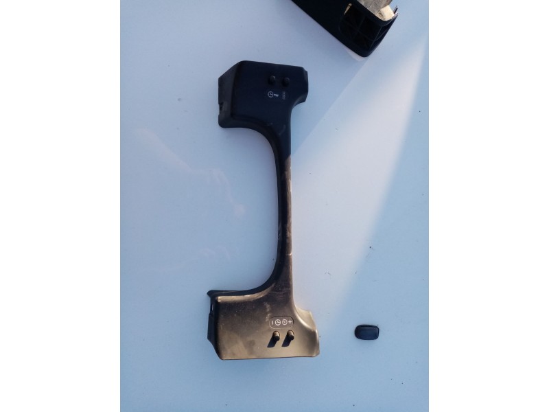 Recambio de mascara central de salpicadero para mercedes vaneo (w414) furgoneta compacta referencia OEM IAM 4146800217  