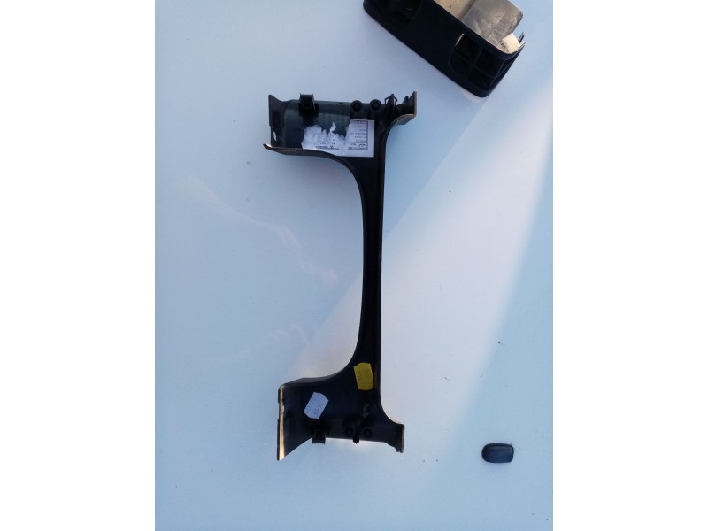 Recambio de mascara central de salpicadero para mercedes vaneo (w414) furgoneta compacta referencia OEM IAM 4146800217  