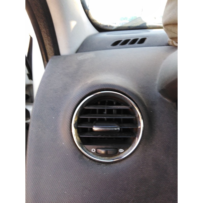 Recambio de rejilla aireadora para peugeot 308 1.6 hdi fap referencia OEM IAM   