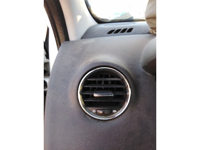 Recambio de rejilla aireadora para peugeot 308 1.6 hdi fap referencia OEM IAM   