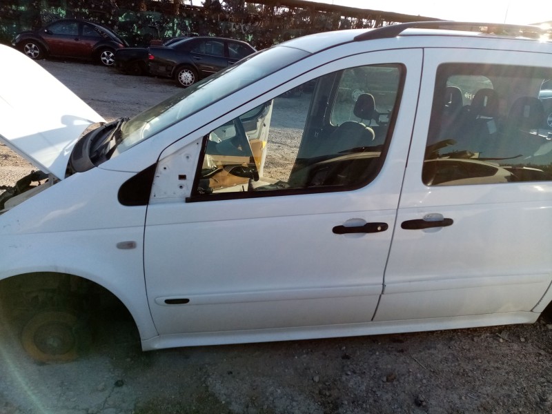 Recambio de puerta delantera izquierda para mercedes vaneo (w414) furgoneta compacta referencia OEM IAM   