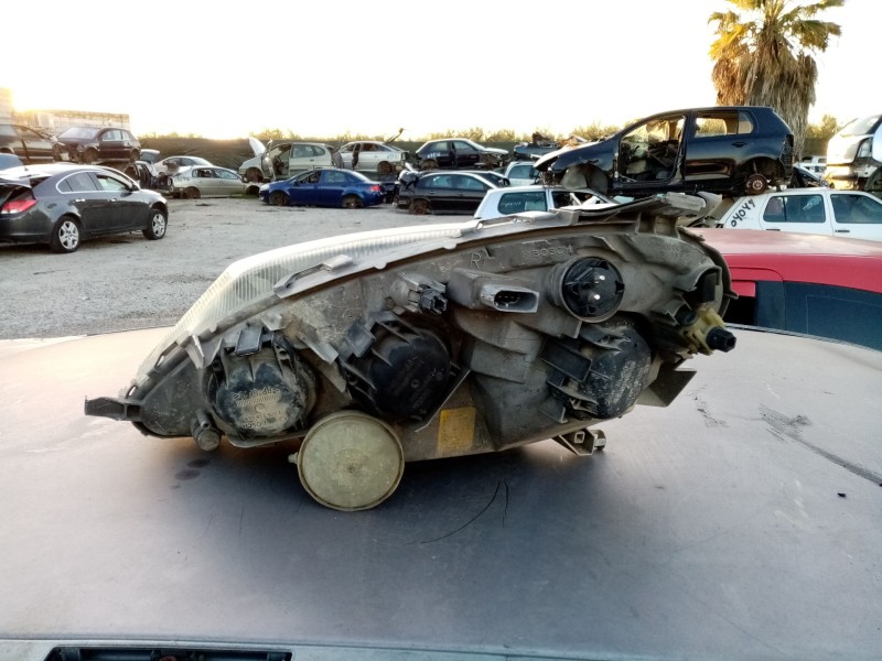 Recambio de faro derecho para mercedes vaneo (w414) furgoneta compacta referencia OEM IAM A4148200161 0301189202 