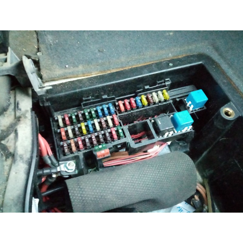 Recambio de caja reles / fusibles para mercedes vaneo (w414) furgoneta compacta referencia OEM IAM   