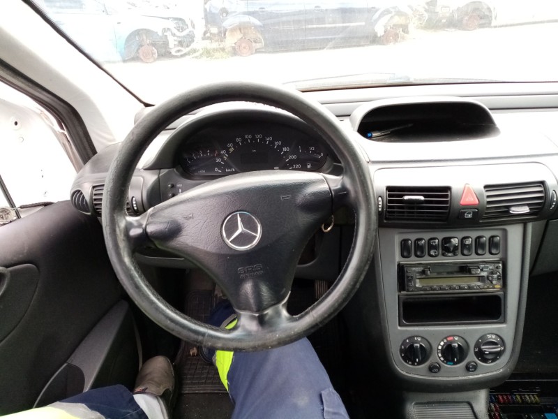 Recambio de volante para mercedes vaneo (w414) furgoneta compacta referencia OEM IAM A1684601103  