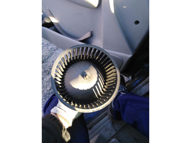 Recambio de ventilador calefaccion para hyundai trajet (fo) 2.0 crdi gls referencia OEM IAM 972303A010  