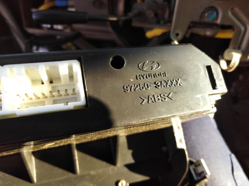 Recambio de mando climatizador para hyundai trajet (fo) 2.0 crdi gls referencia OEM IAM 972503AXXX  