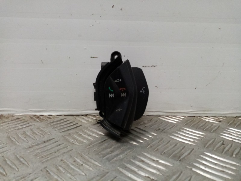 Recambio de mando volante para ford focus lim. (cb8) referencia OEM IAM AM5T14K147DB 13FEB21DR1 