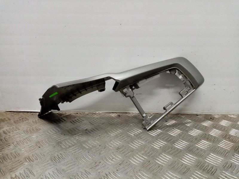 Recambio de mascara central de salpicadero para ford focus lim. (cb8) referencia OEM IAM BM51A045H92 BM51A045H92CGW 