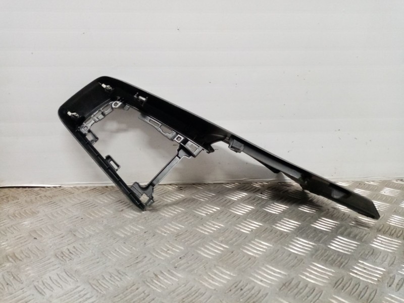 Recambio de mascara central de salpicadero para ford focus lim. (cb8) referencia OEM IAM BM51A045H92 BM51A045H92CGW 